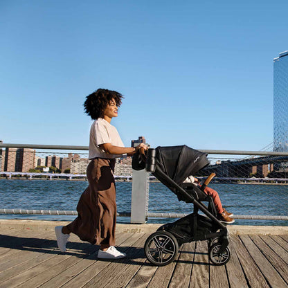 MIXX Next Stroller w/ Magnetic Buckle